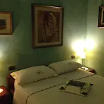 La Casa Delle Rondini Bed & Breakfast 3*