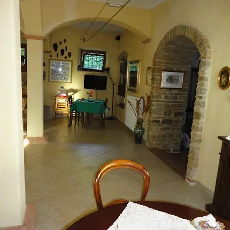La Casa Delle Rondini Bed & Breakfast Staffolo