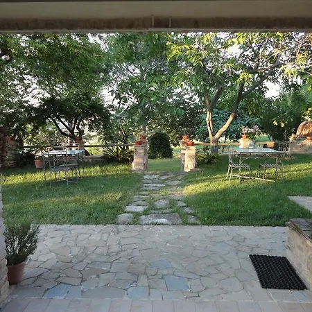 La Casa Delle Rondini Bed & Breakfast 3*