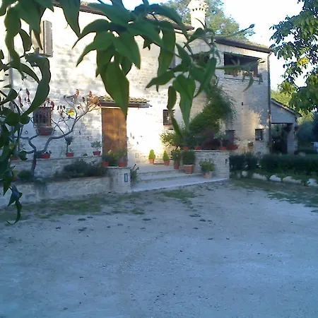 La Casa Delle Rondini Bed & Breakfast Staffolo