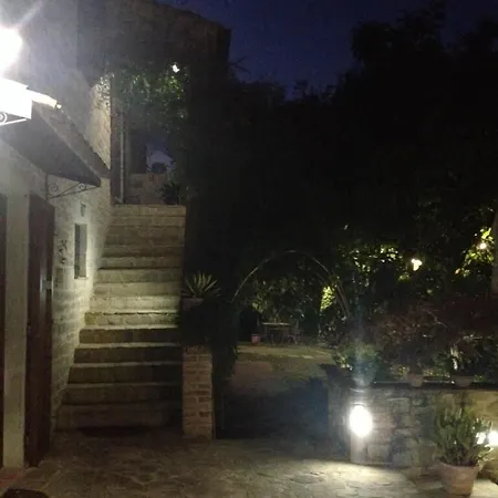 La Casa Delle Rondini 3* Staffolo