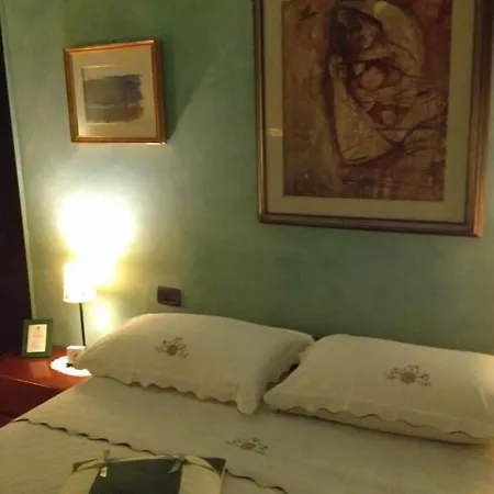 La Casa Delle Rondini 3* Staffolo