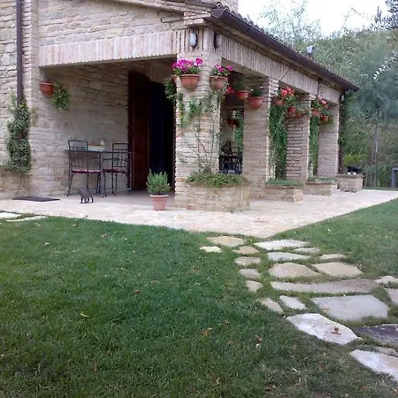 La Casa Delle Rondini ベッド・アンド・ブレックファスト Staffolo